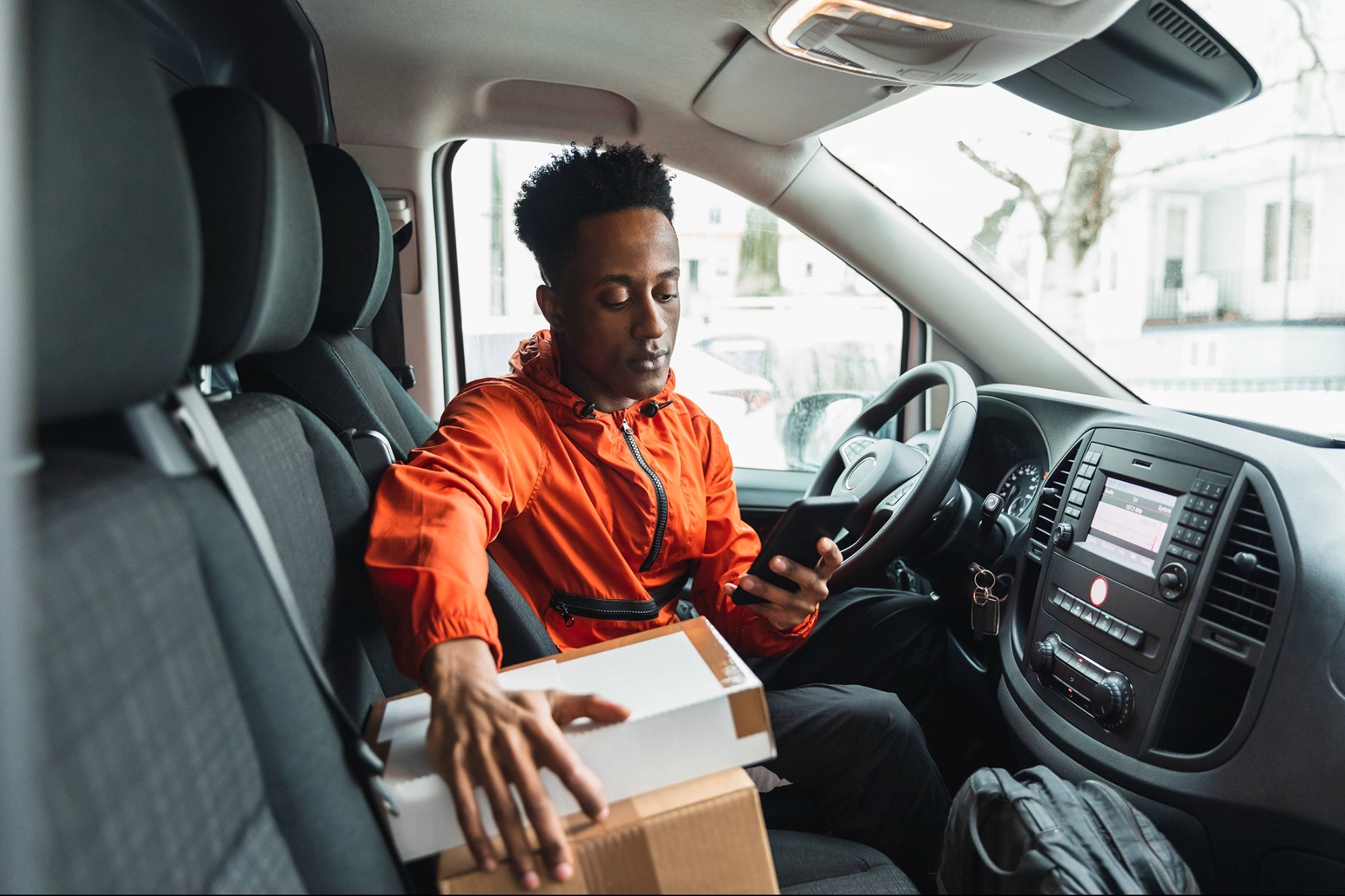 1698678362-ondemand-courier-services-logistics-industry-1023-g1326610830